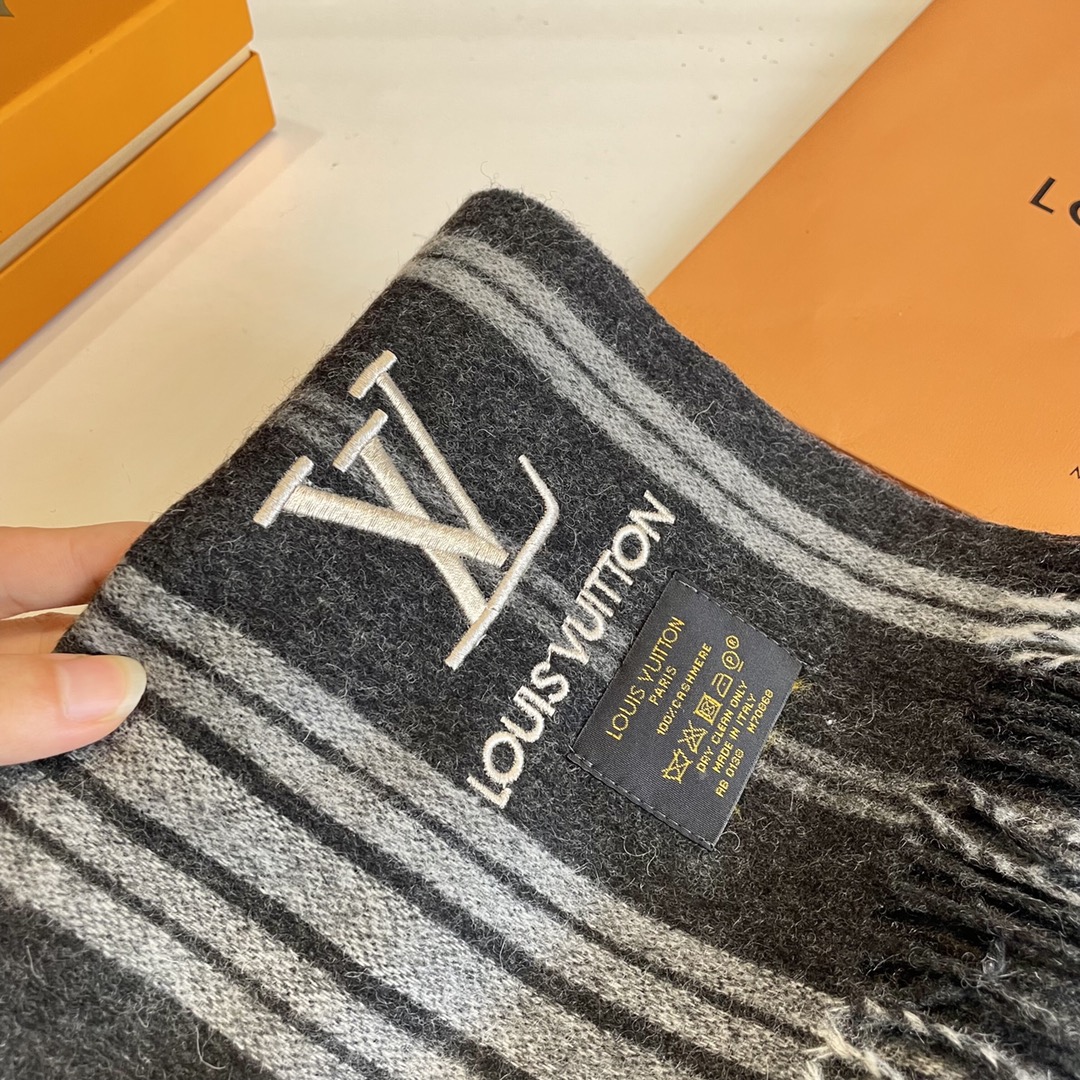 【LV LOUIS VUITTON ルイ·ヴィトン】 スカーフ32*180cm