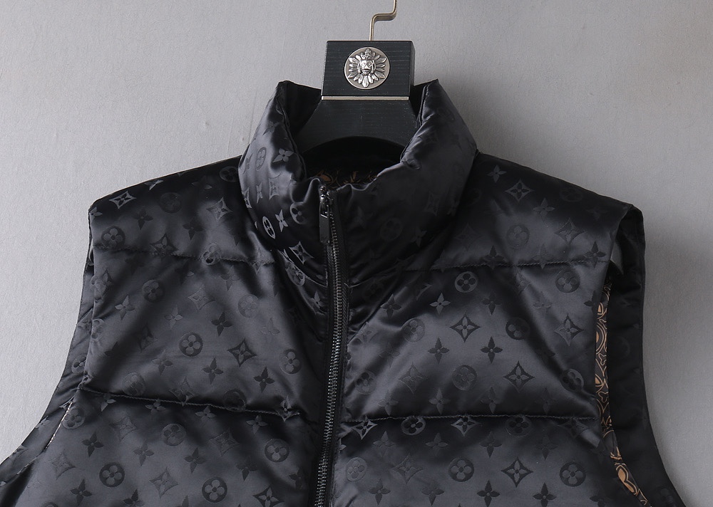 LOUIS VUITTON(ルイヴィトン)ダウンベスト