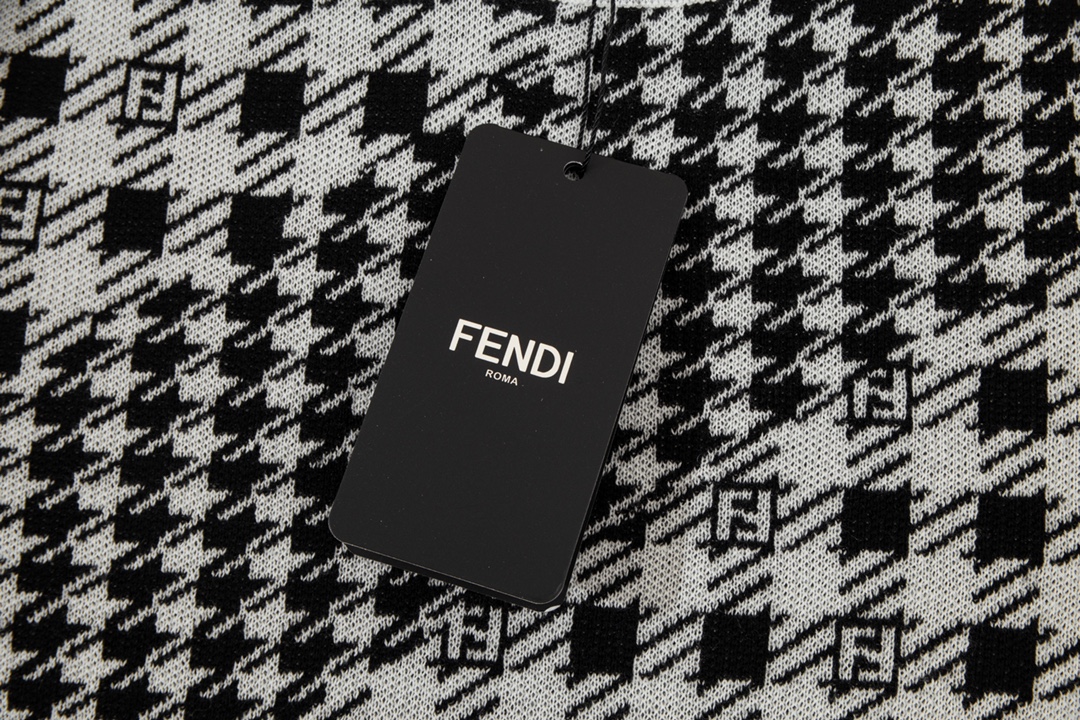 【FENDI  公式旗艦店】フェンディ セーター好評に付き再入荷！ 241101