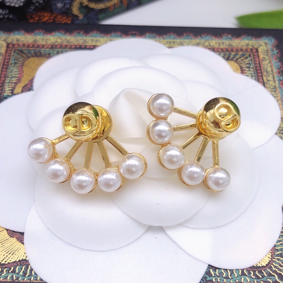 【DIOR】 ディオール   ファッションスタイルのイヤリング