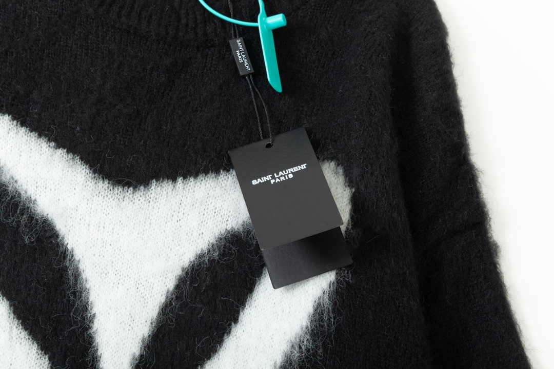 【YSL SAINT LAURENT  公式旗艦店】サンローラン  セーター好評に付き再入荷！