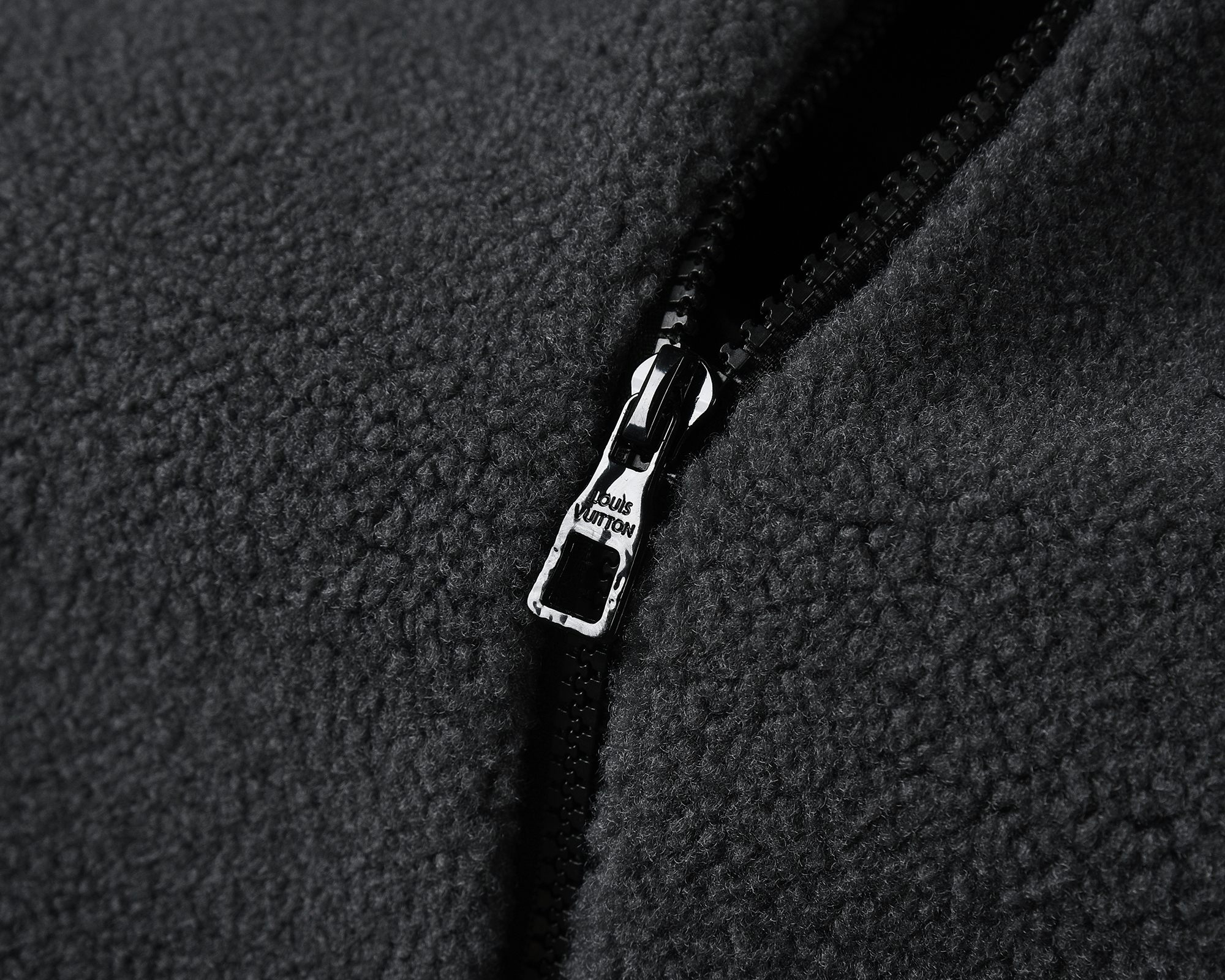 【LOUIS VUITTON  公式旗艦店】ルイヴィトン  ジャケット着 好評に付き再入荷！