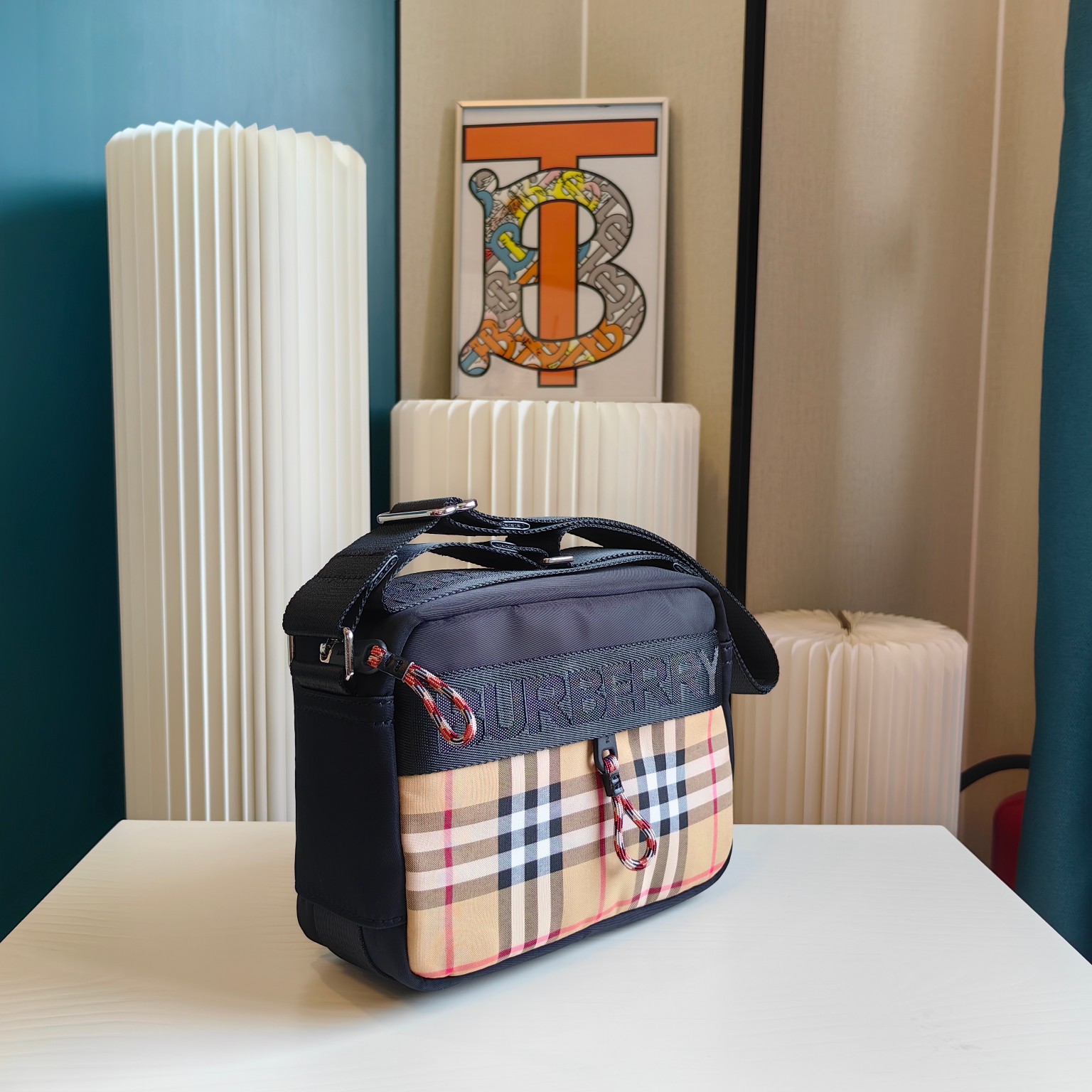 【BURBERRY 公式旗艦店】バーバリー   斜めがけバッグ 当日出荷 好評に付き再入荷！23*6*15CM