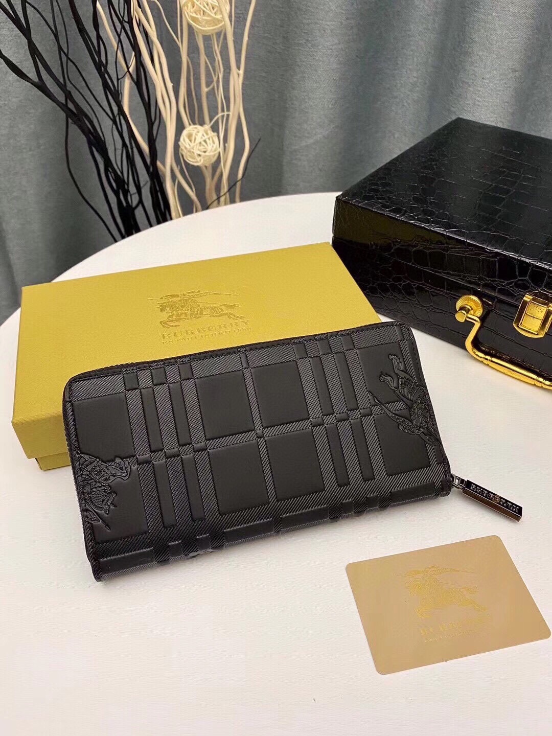 【BURBERRY  公式旗艦店】バーバリー   財布 当日出荷 好評に付き再入荷19*10*2.5CM