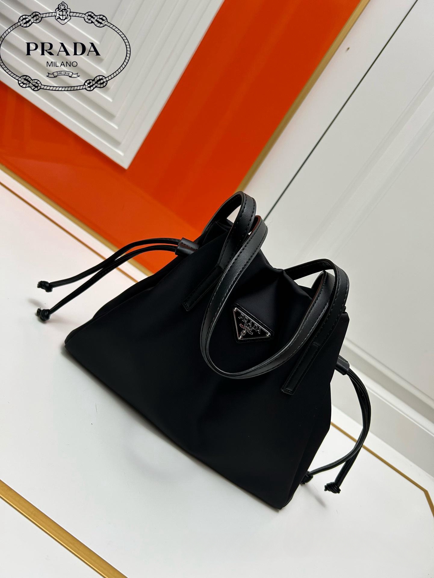 【PRADA  公式旗艦店】プラダ   ハンドバッグ  当日出荷 好評に付き再入荷！28*22*8CM