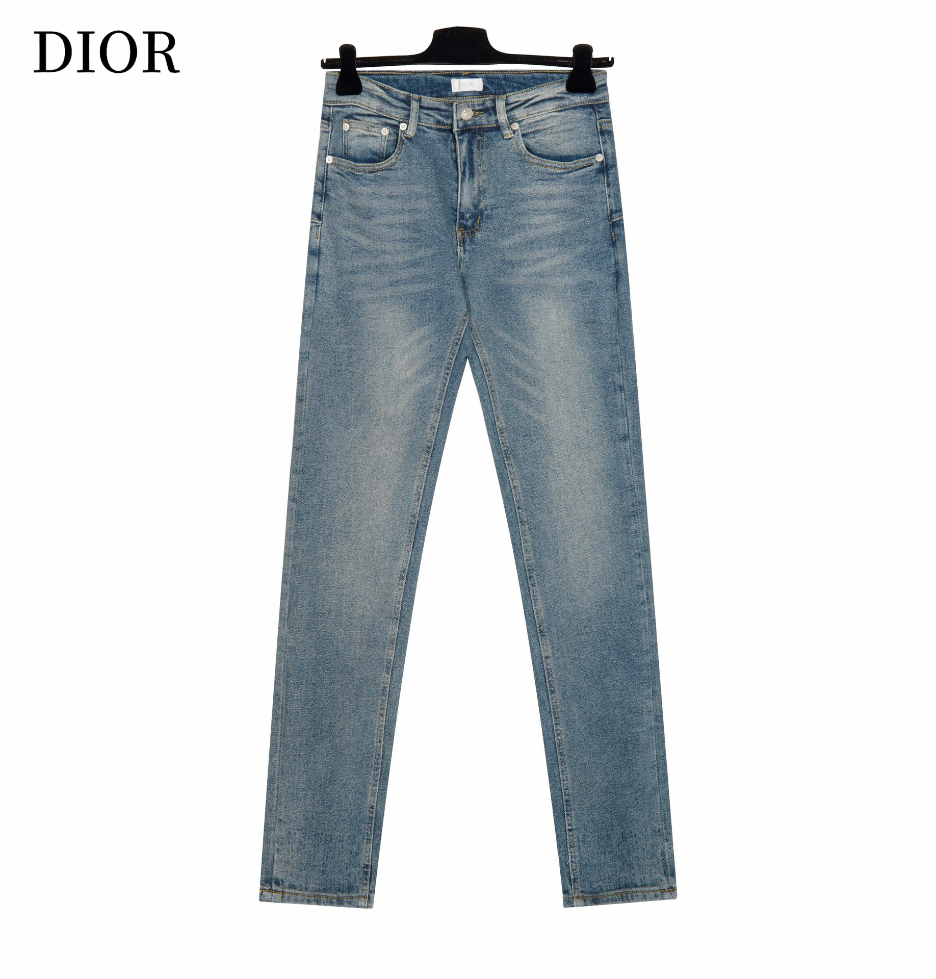 【DIOR 公式旗艦店】ディオール  ジーパン  ご好評に付き再入荷！