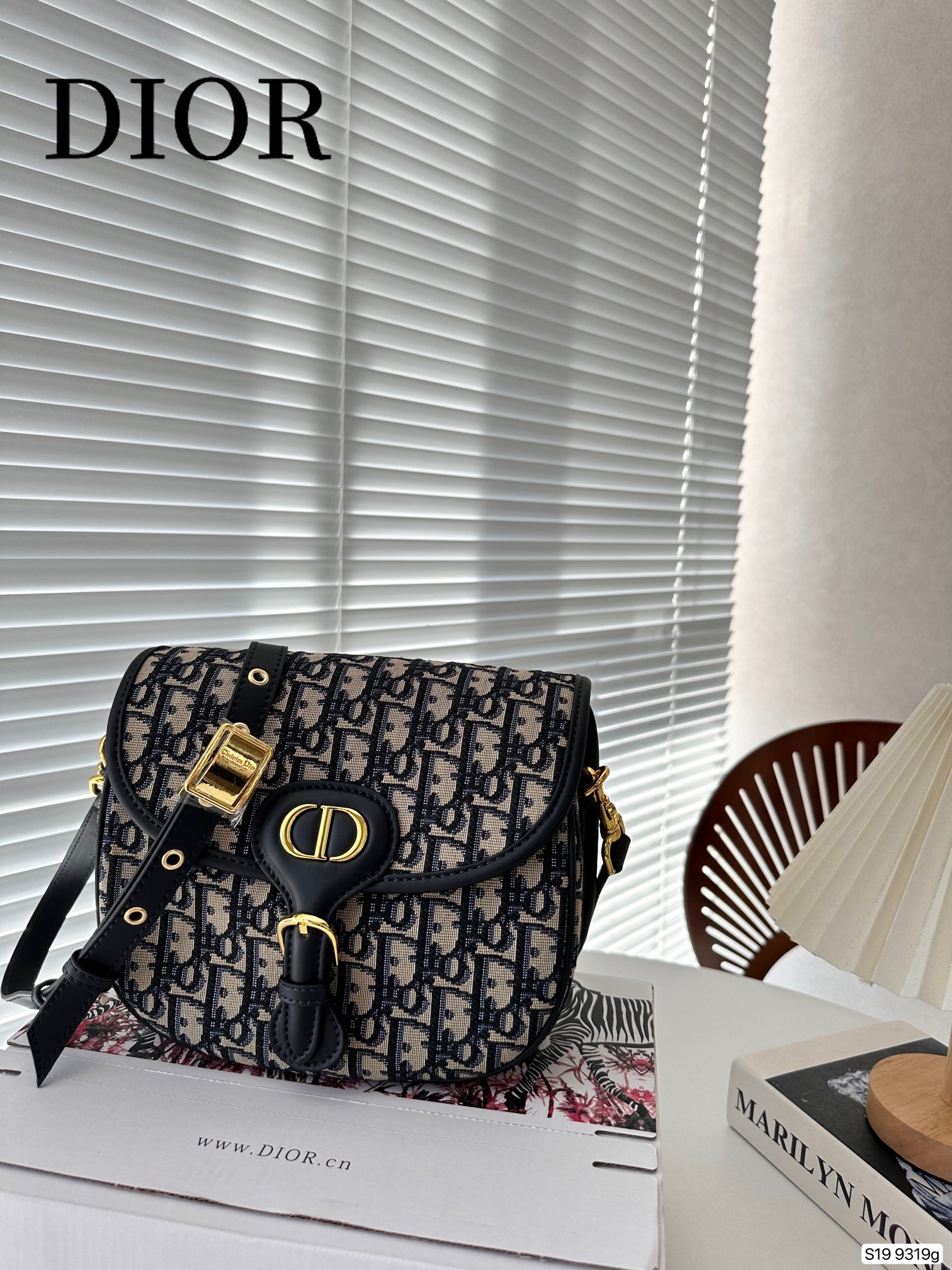 【PRADA  公式旗艦店】プラダ  クラッチバッグ 当日出荷 好評に付き再入荷！23.5*13CM