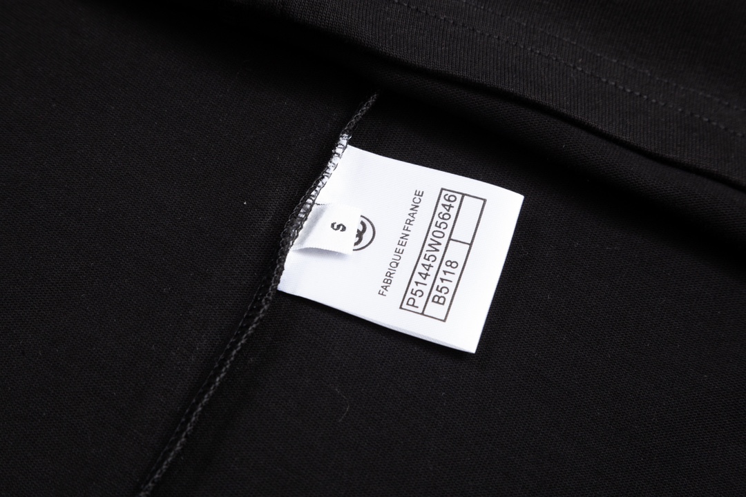 【CHANEL  公式旗艦店】シャネル  Tシャツ ご好評に付き再入荷！