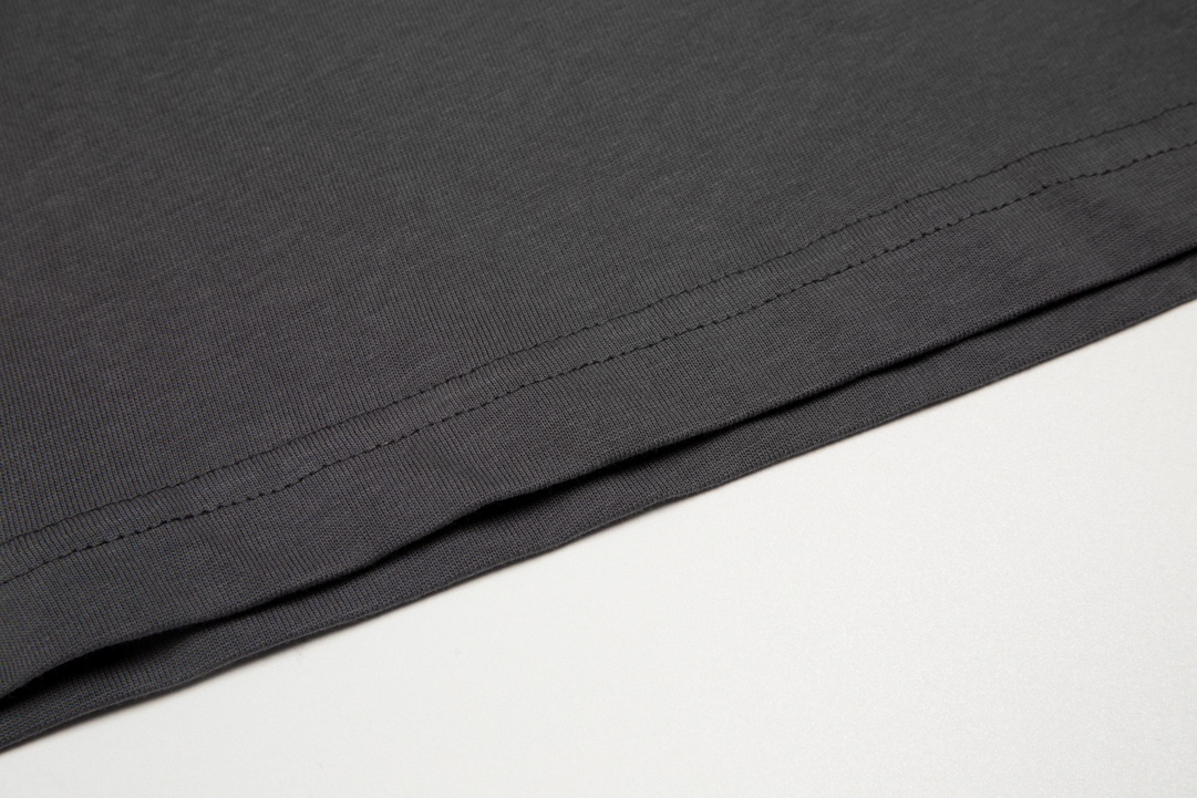 【GIVENCHY  公式旗艦店】ジバンシー  Tシャツご好評に付き再入荷 240718