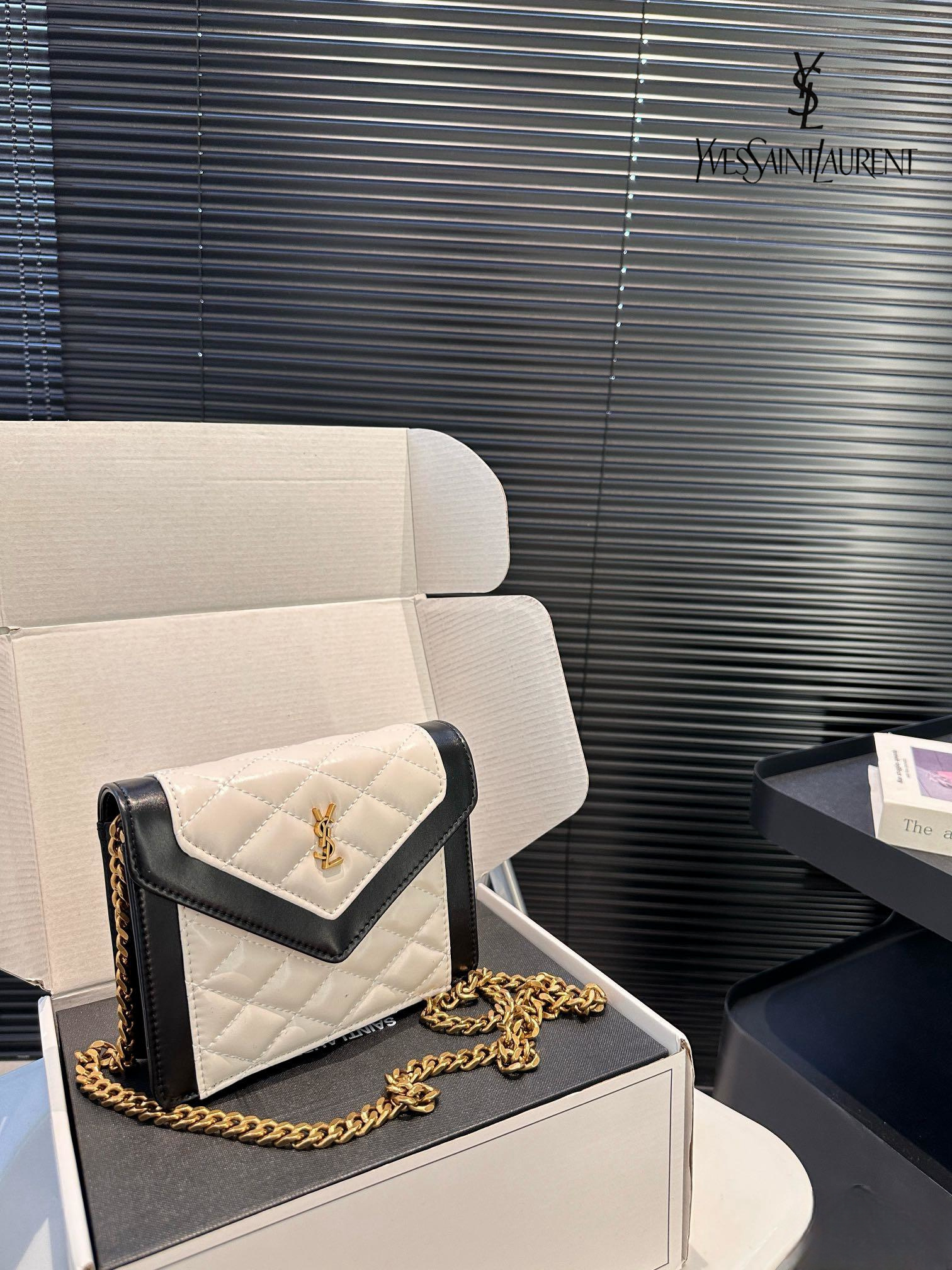 【YSL SAINT LAURENT 公式旗艦店】サンローラン   斜めがけバッグ 当日出荷 好評に付き再入荷！17*13.5CM  1240722