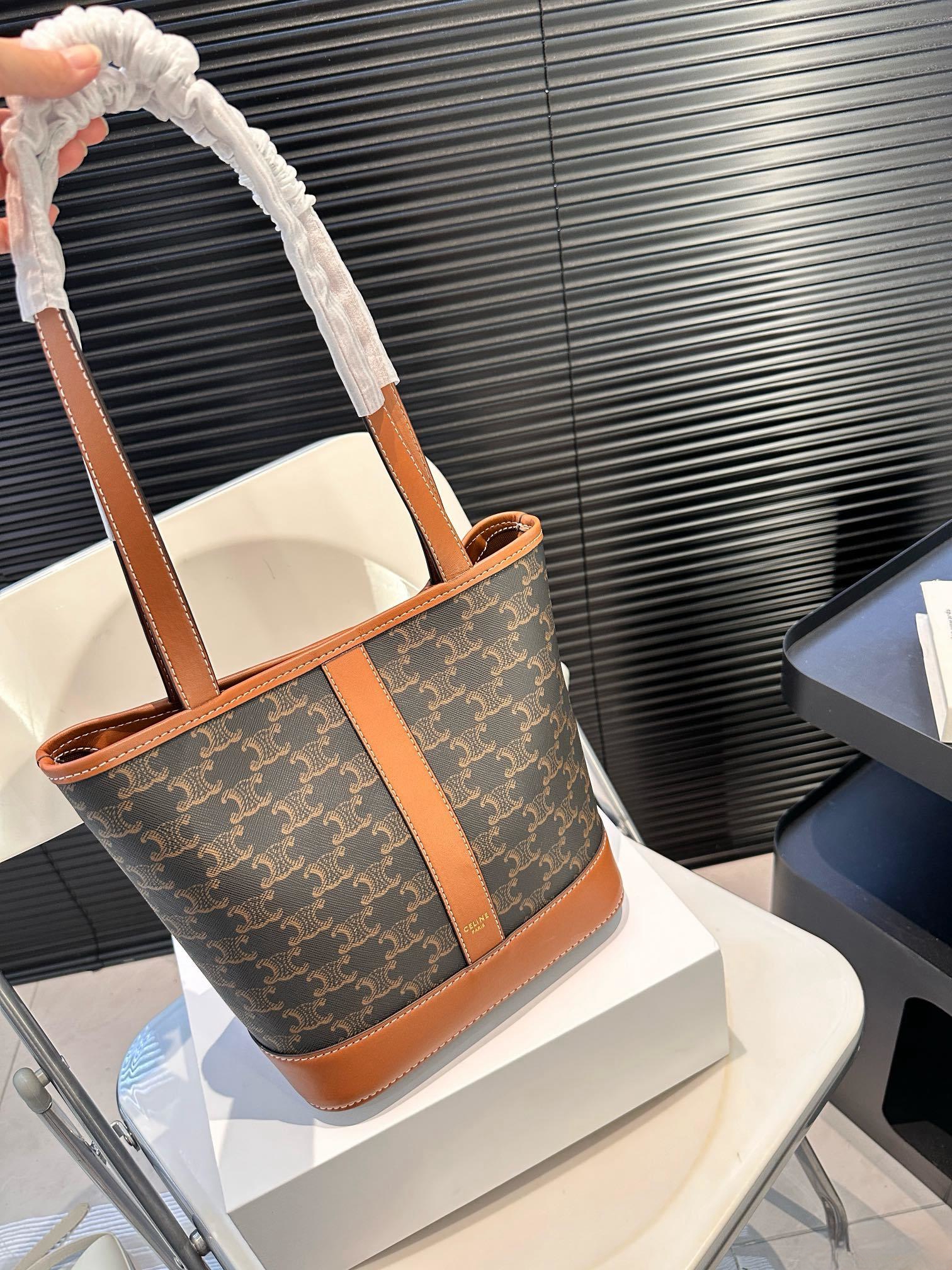 【CELINE 公式旗艦店】セリーヌ ハンドバッグ 当日出荷 好評に付き再入荷！39*29CM  1240723