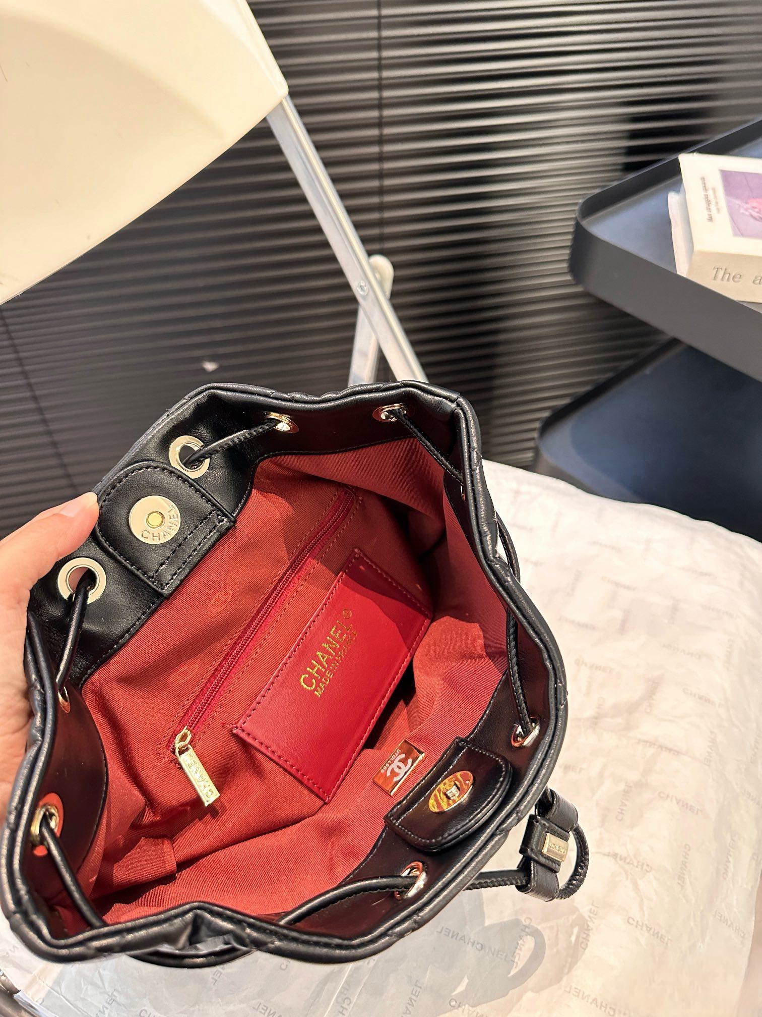 【CHANEL 公式旗艦店】シャネル リュックサック 当日出荷 好評に付き再入荷！20*22CM  240723