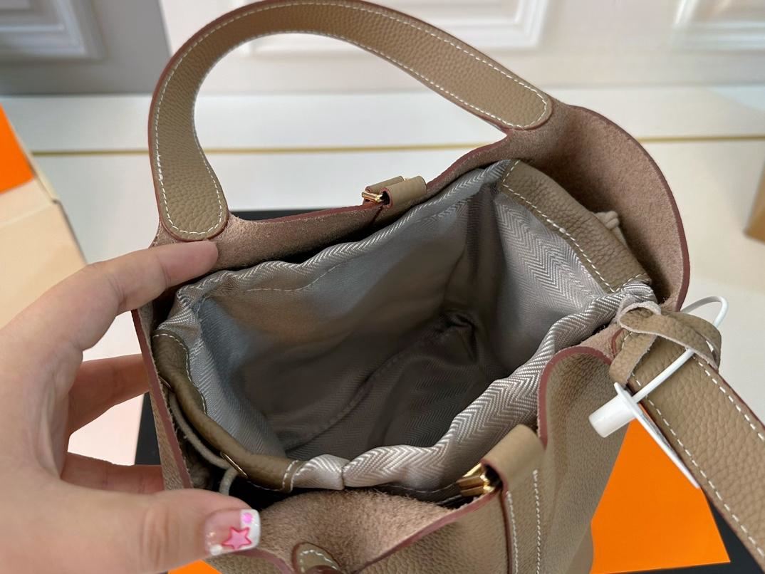 【Hermès 公式旗艦店】エルメス ハンドバッグ 当日出荷 好評に付き再入荷！19*18.5CM  240724