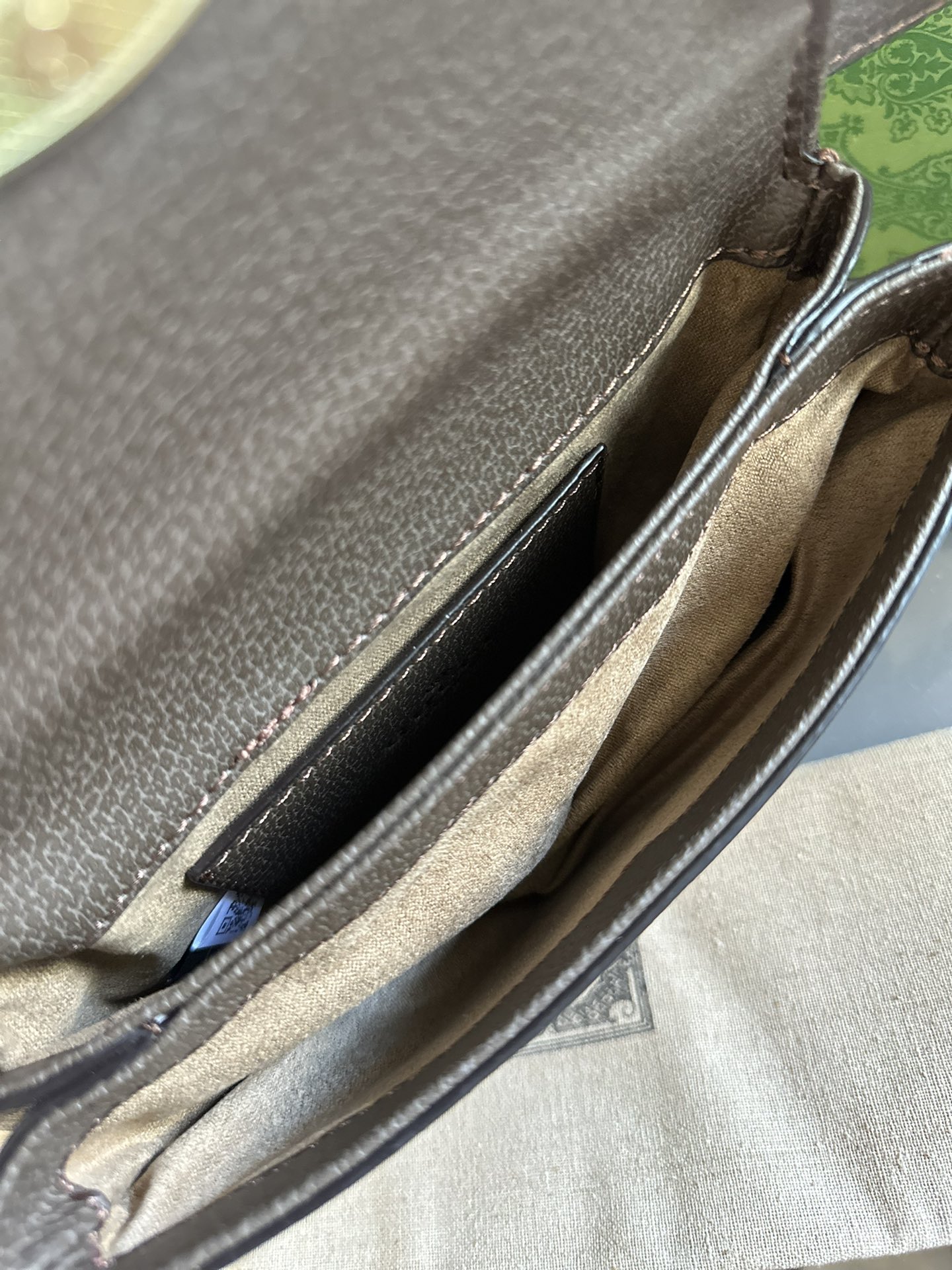 【GUCCI 公式旗艦店】グッチ 斜めがけバッグ 当日出荷 好評に付き再入荷！23CM  240724