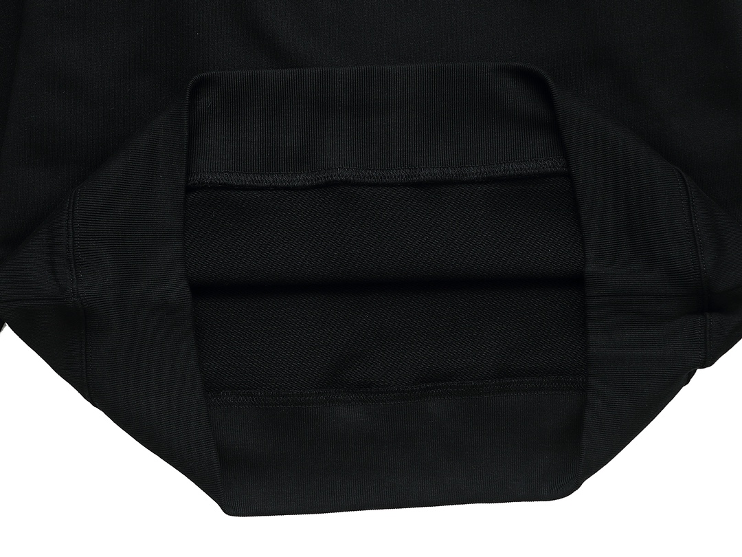 【LOUIS VUITTON  公式旗艦店】ルイヴィトン 丸首の衛衣 スウェット ご好評に付き再入荷 240808