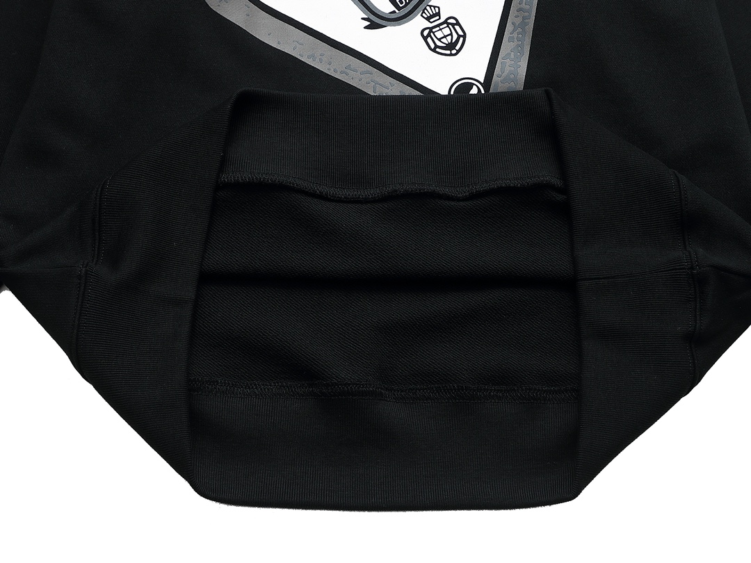 【PRADA 公式旗艦店】プラダ  丸首の衛衣 スウェットご好評に付き再入荷 240809