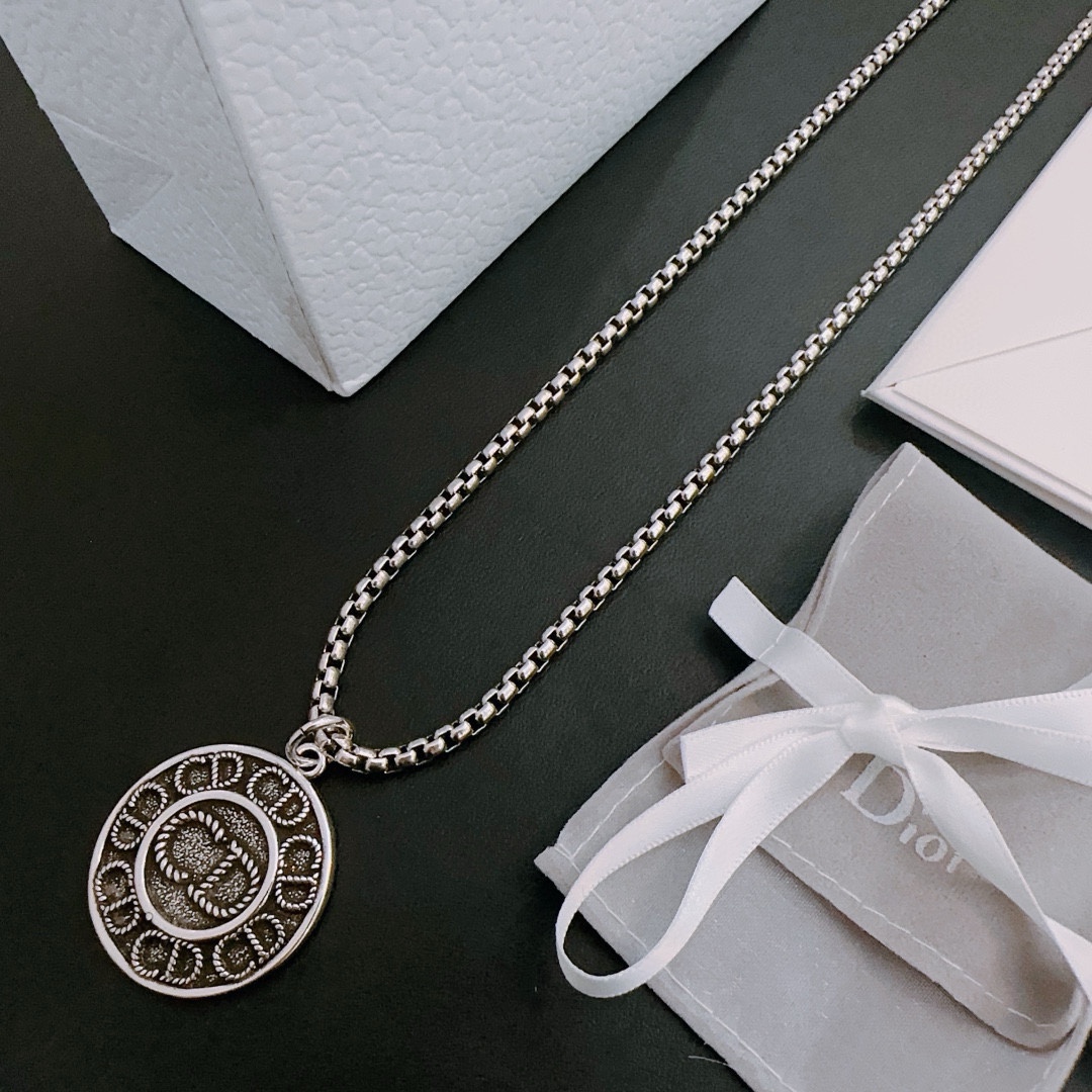 【DIOR】ネックレス、新しいネックレス万能シンプルファッションオーナメント240812