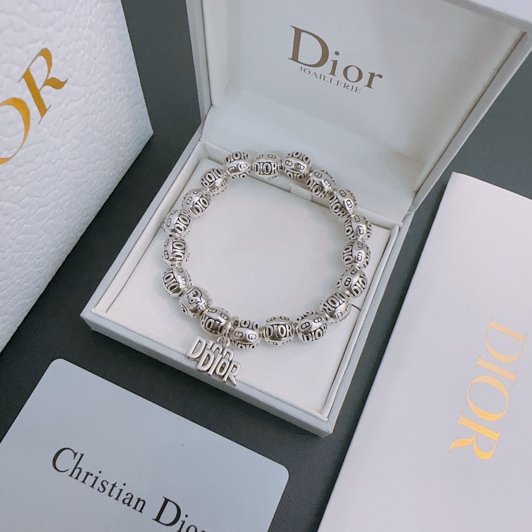【DIOR】ブレスレット、ファッションシンプルなスタイル 240812