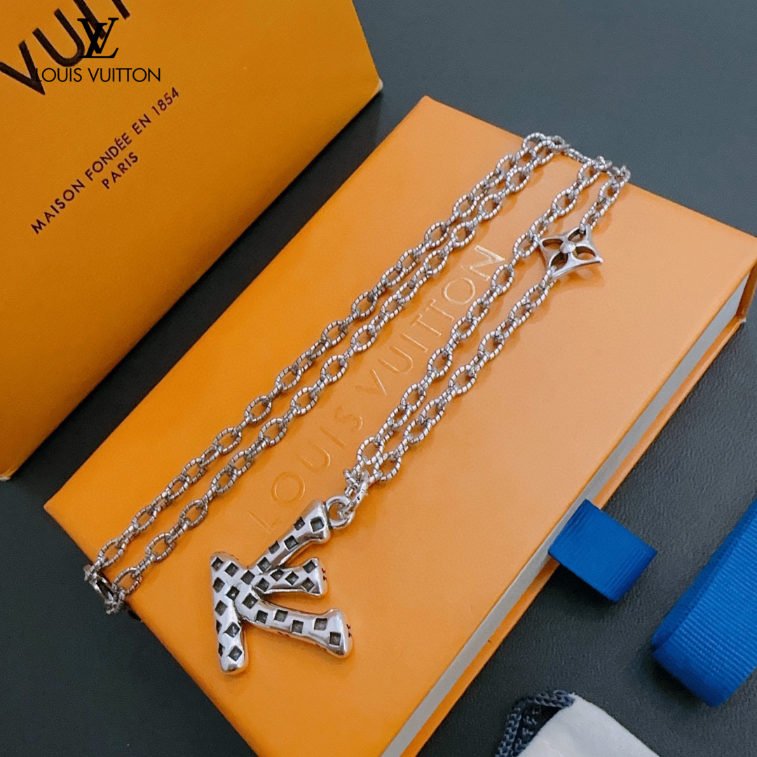 【LOUIS VUITTON】ネックレス、新しいネックレス万能シンプルファッションオーナメント 240813