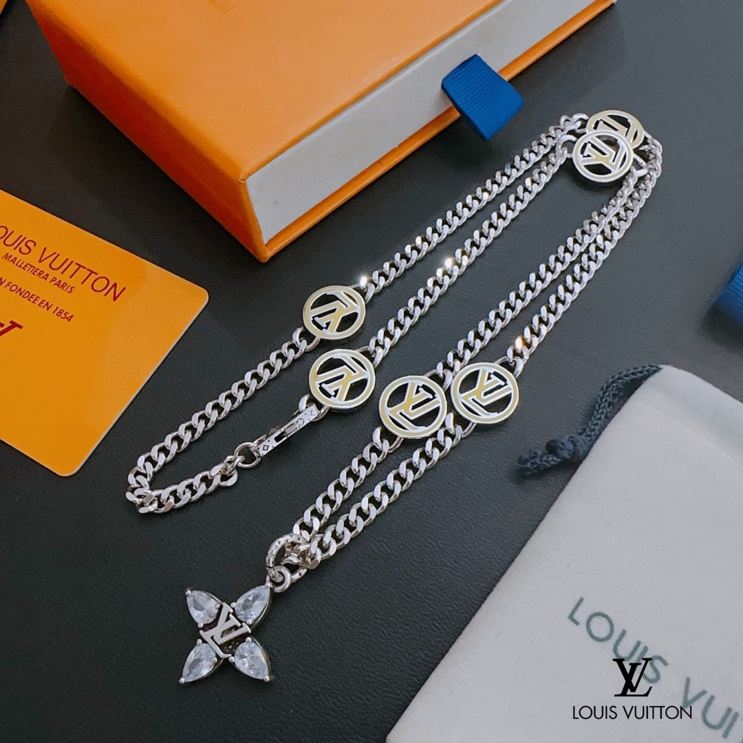 【LOUIS VUITTON】ネックレス、新しいネックレス万能シンプルファッションオーナメント 240813