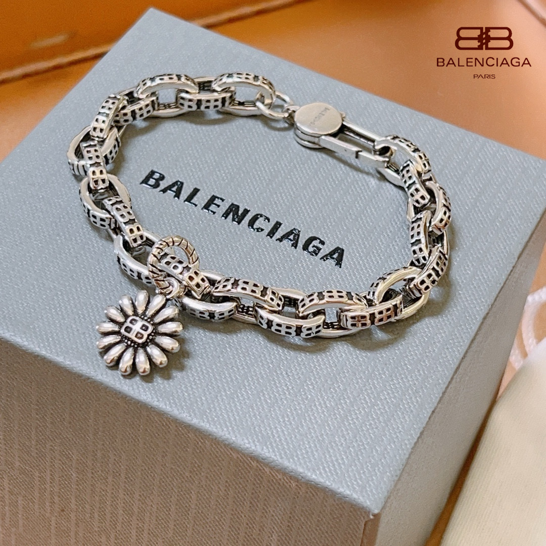 【BALENCIAGA】ブレスレット、ファッションシンプルなスタイル  240814
