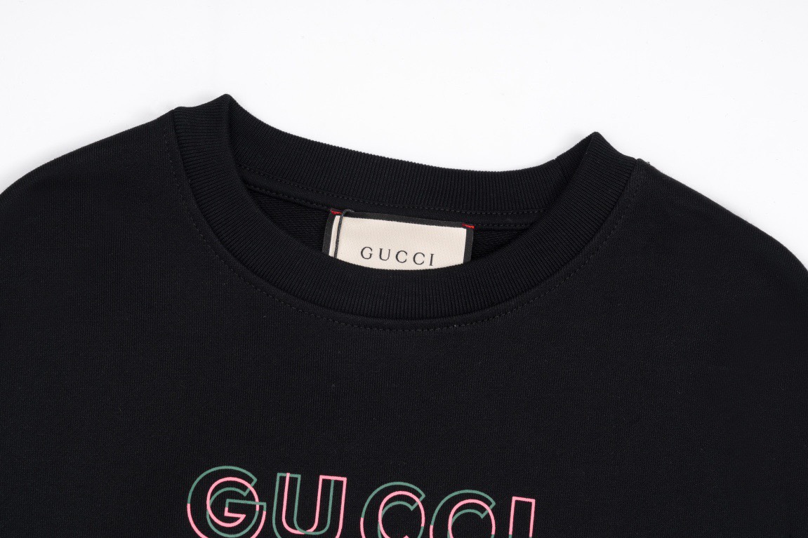 【GUCCI  公式旗艦店】グッチ  丸首の衛衣 スウェットご好評に付き再入荷 240816