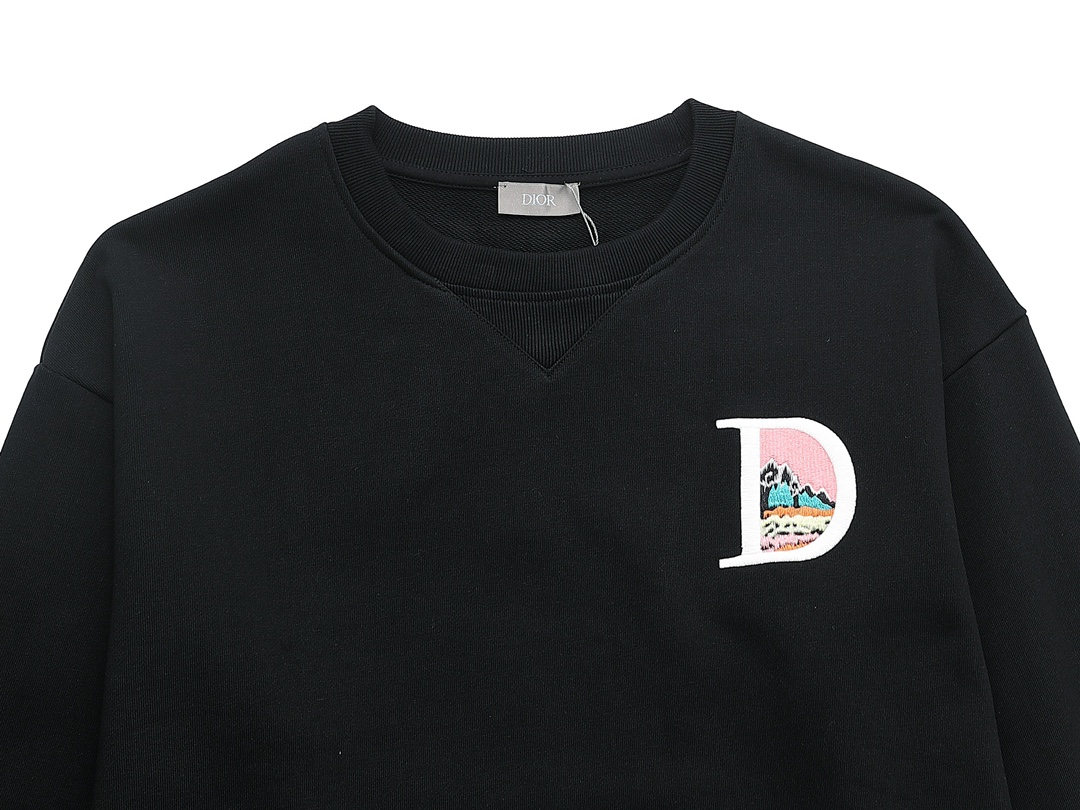 【DIOR  公式旗艦店】ディオール  丸首の衛衣 ご好評に付き再入荷 240817