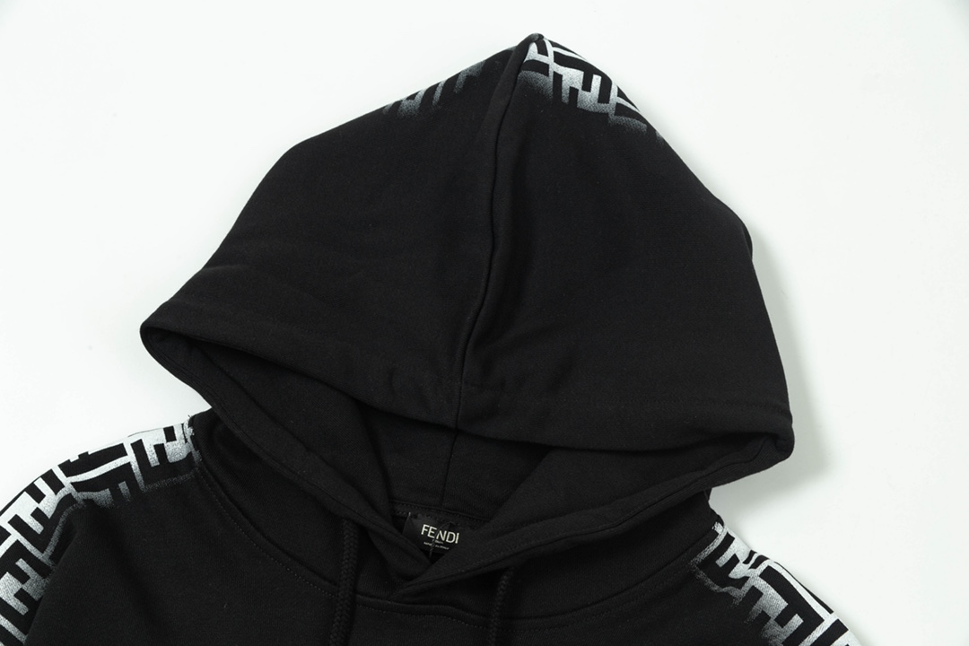 【FENDI  公式旗艦店】フェンディパーカー スウェット ご好評に付き再入荷 240830