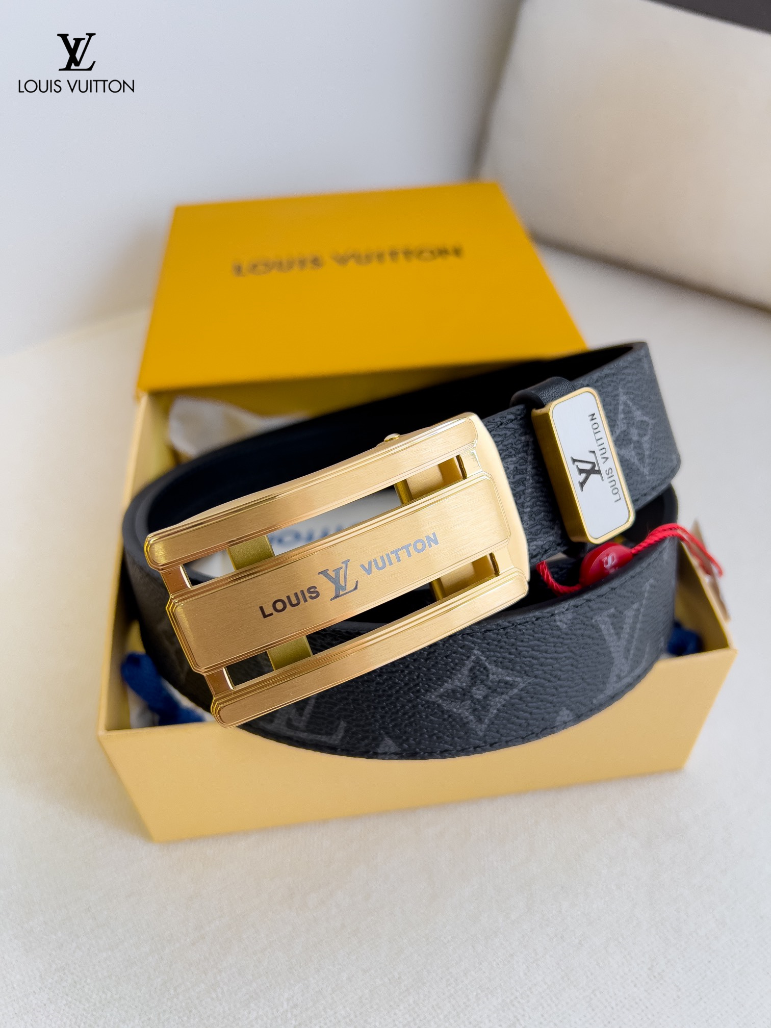 LV【LOUIS VUITTON】(ルイヴィトン) 3.5cmベルト メンズ  240903