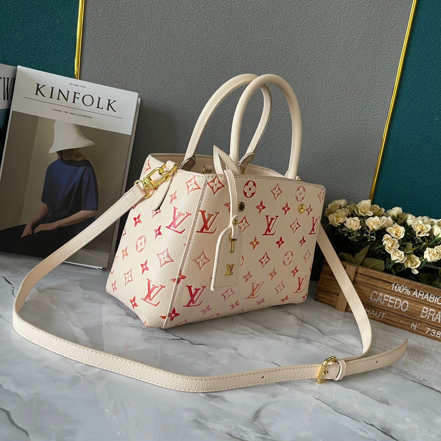 【LOUIS VUITTON 公式旗艦店】ルイヴィトン  ハンドバッグ  当日出荷 好評に付き再入荷！29*20*13CM   270911