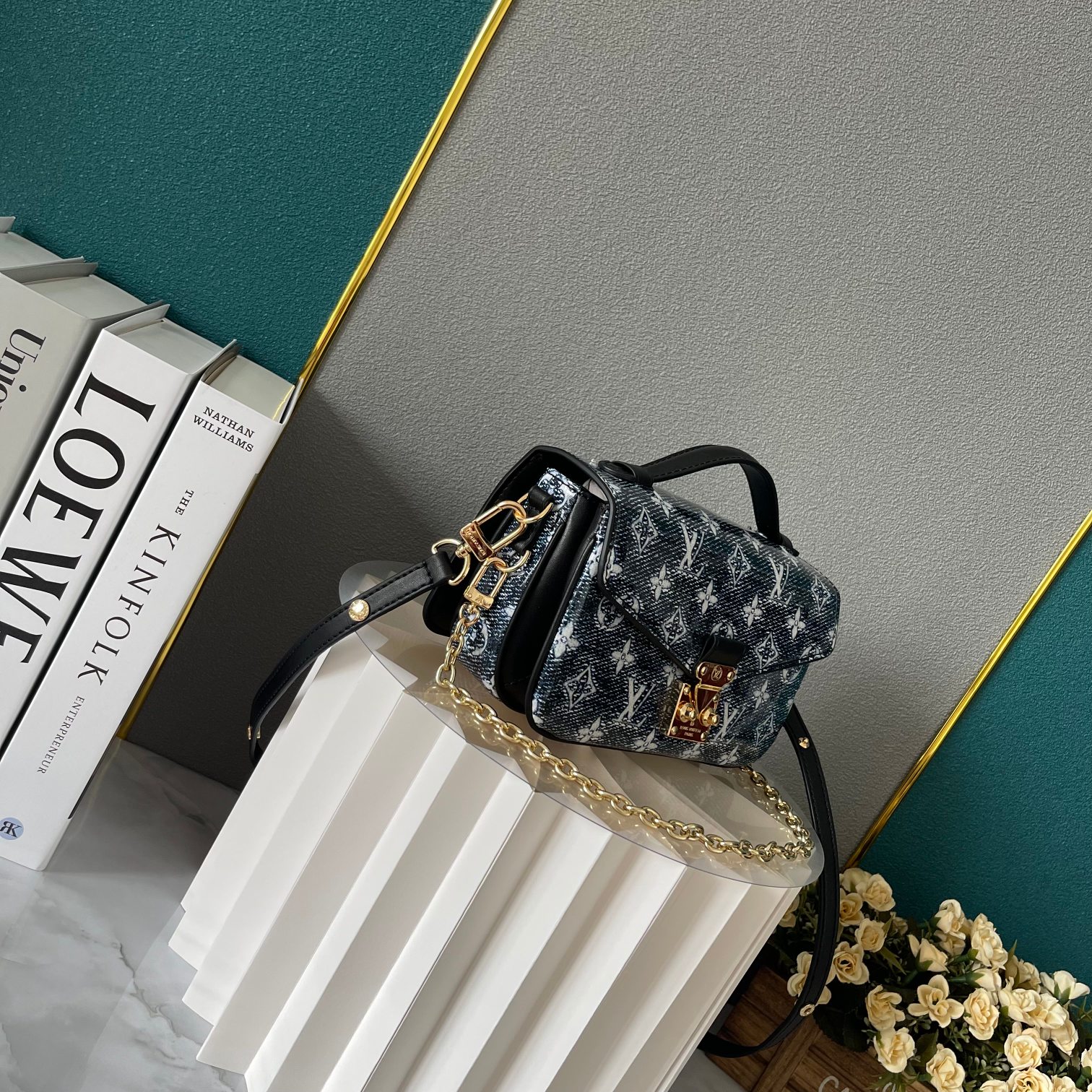 【LOUIS VUITTON 公式旗艦店】ルイヴィトン  斜めがけバッグ 当日出荷 好評に付き再入荷！21.5*6*13.5CM  240911