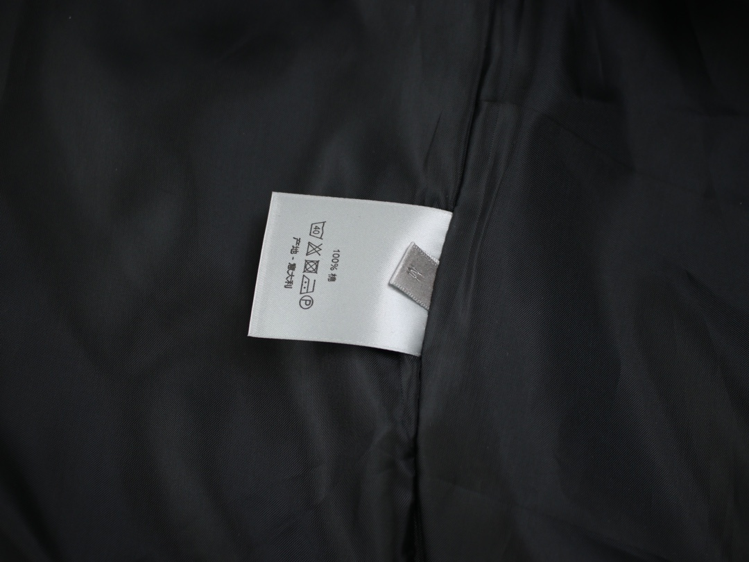 【DIOR  公式旗艦店】ディオール   ジャケット着 好評に付き再入荷！ 240923