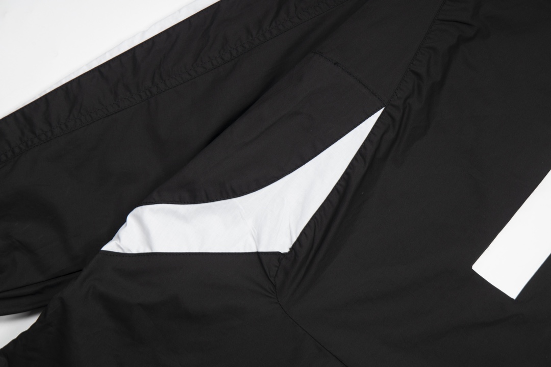 【BALENCIAGA】バレンシアガ  ジャケット着  ご好評に付き再入荷！240921