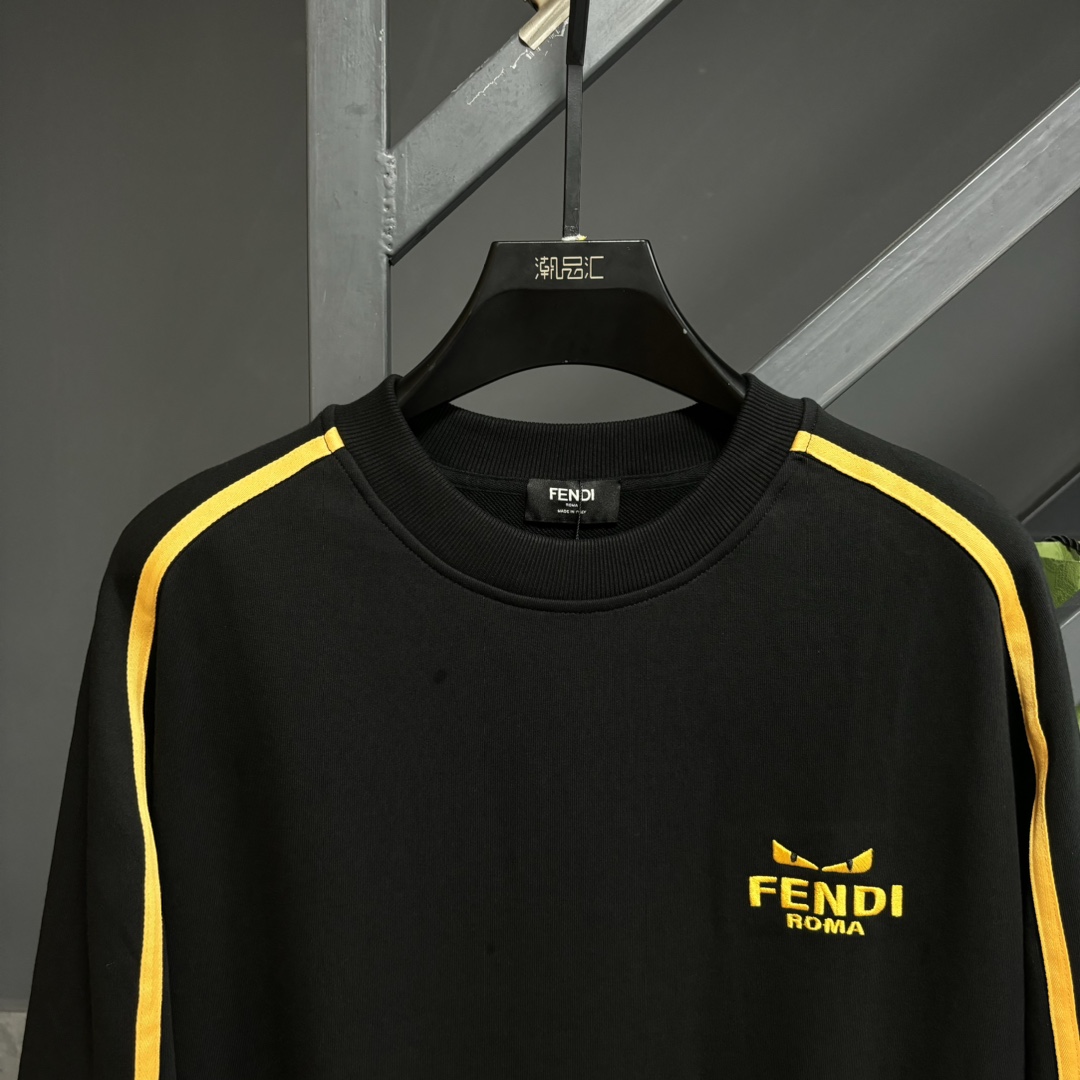 【FENDI  公式旗艦店】フェンディ  丸首の衛衣 スウェット ご好評に付き再入荷  240925