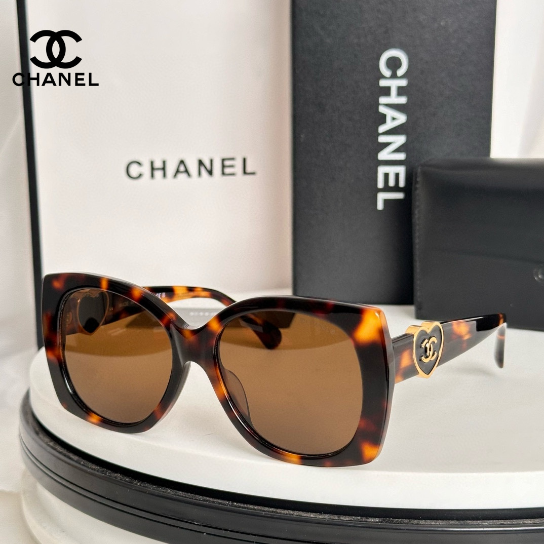 CHANEL( シャネル) サングラス 241012