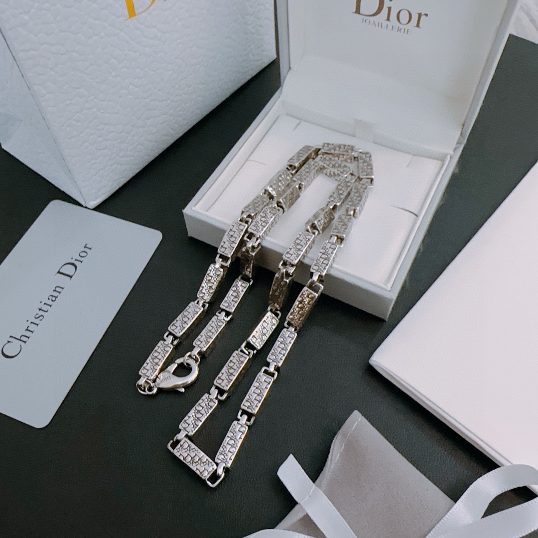 【DIOR】ネックレス、新しいネックレス万能シンプルファッションオーナメント 241015