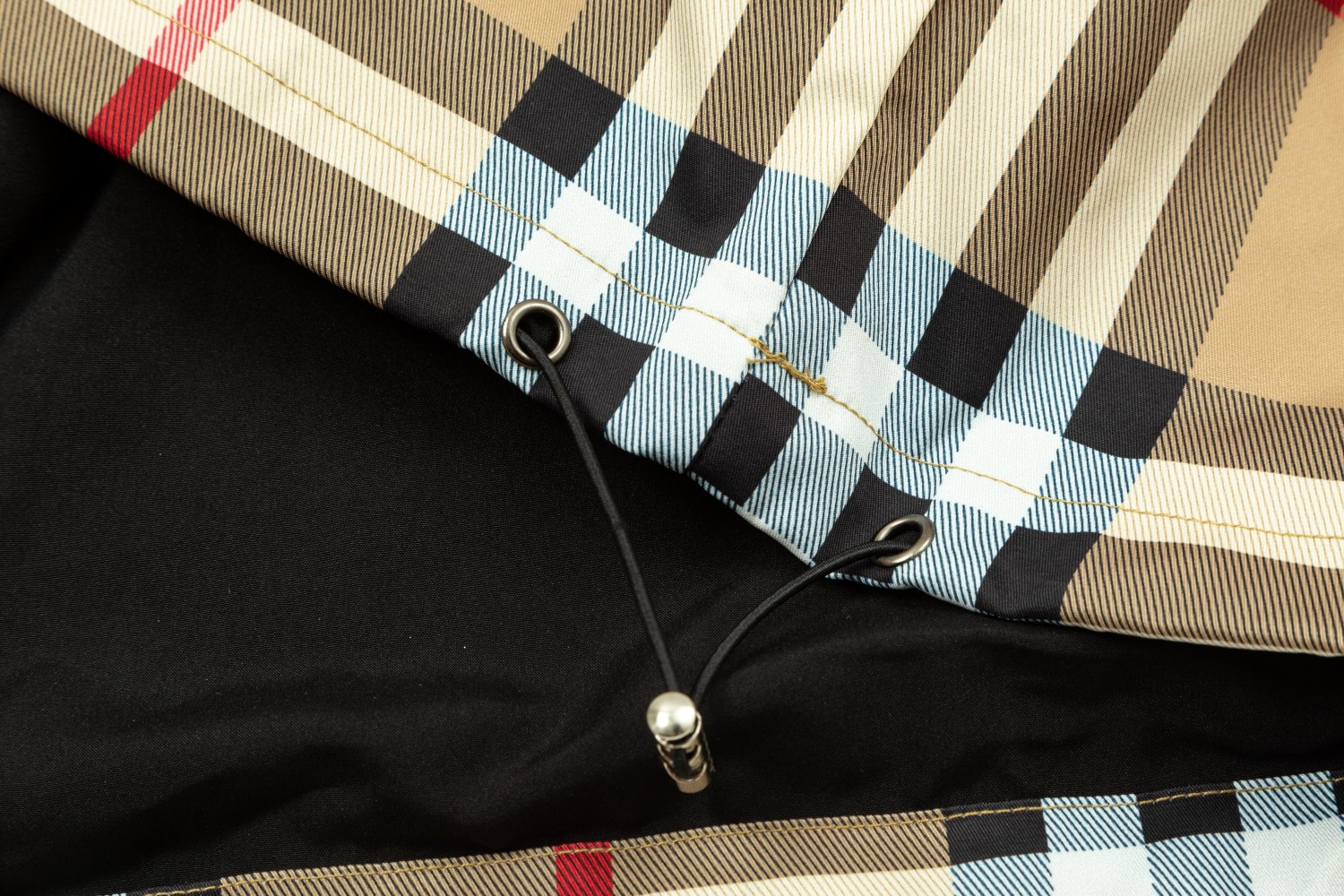 【BURBERRY  公式旗艦店】バーバリー  ジャケット着 ご好評に付き再入荷！241021