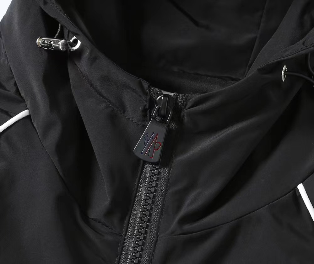 【MONCLER 公式旗艦店】 モンクレール  ジャケット着 ご好評に付き再入荷！241023