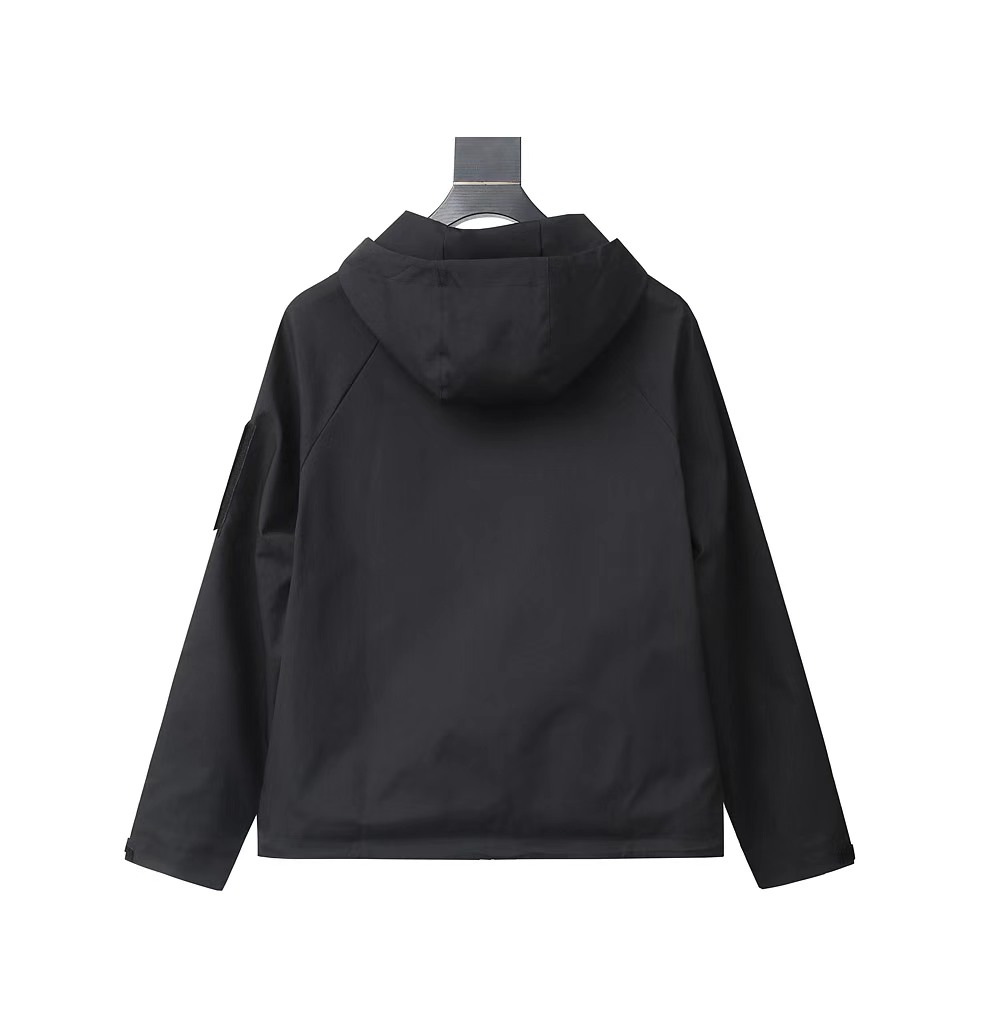 【PRADA  公式旗艦店】 プラダ  ジャケット着 ご好評に付き再入荷！241024