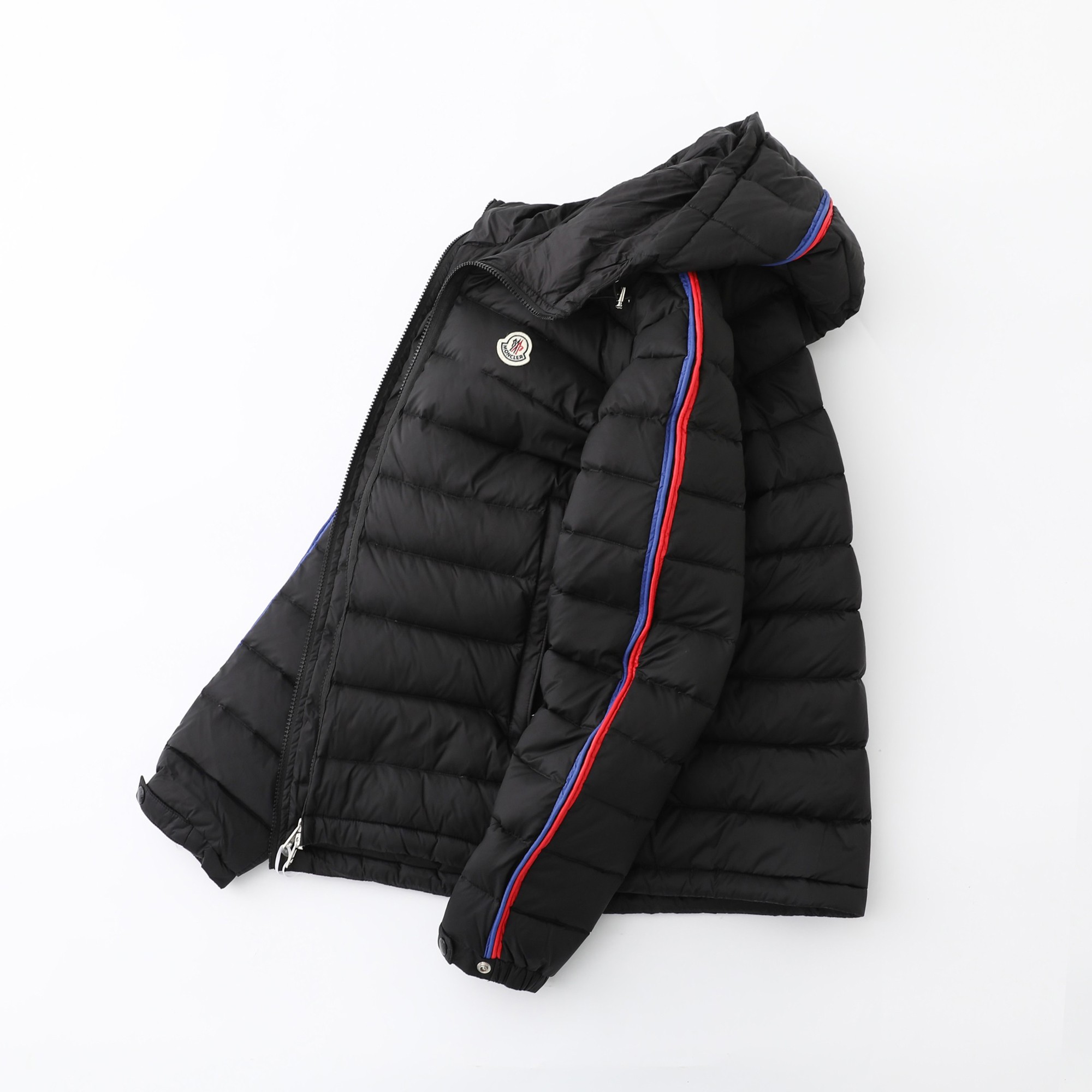【MONCLER 公式旗艦店】モンクレール  ダウンジャケット好評に付き再入荷！ 241026
