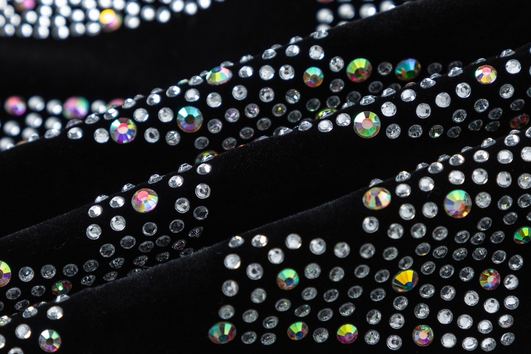 【GIVENCHY  公式旗艦店】ジバンシー   ジャケット着 好評に付き再入荷！241028