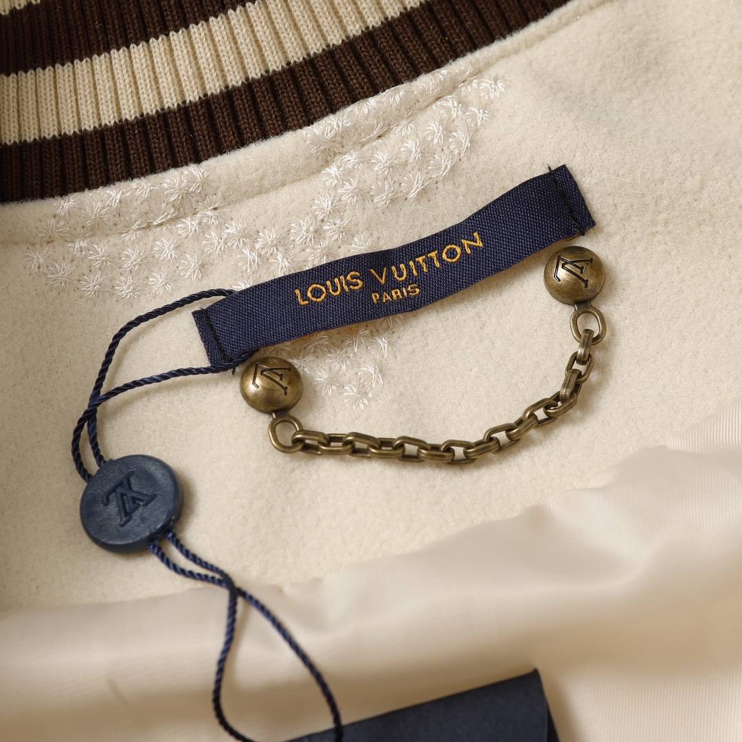 LV【LOUIS VUITTON  公式旗艦店】ルイヴィトン  ジャケット着 好評に付き再入荷！241028