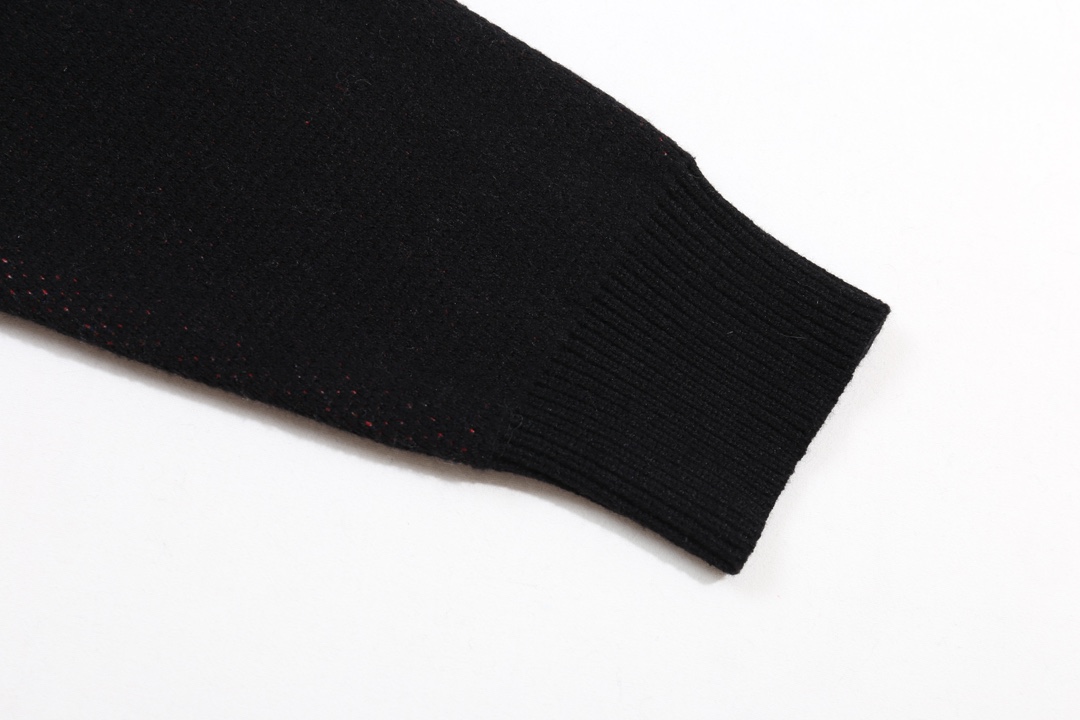 【supreme 公式旗艦店】セーター好評に付き再入荷！ 241030