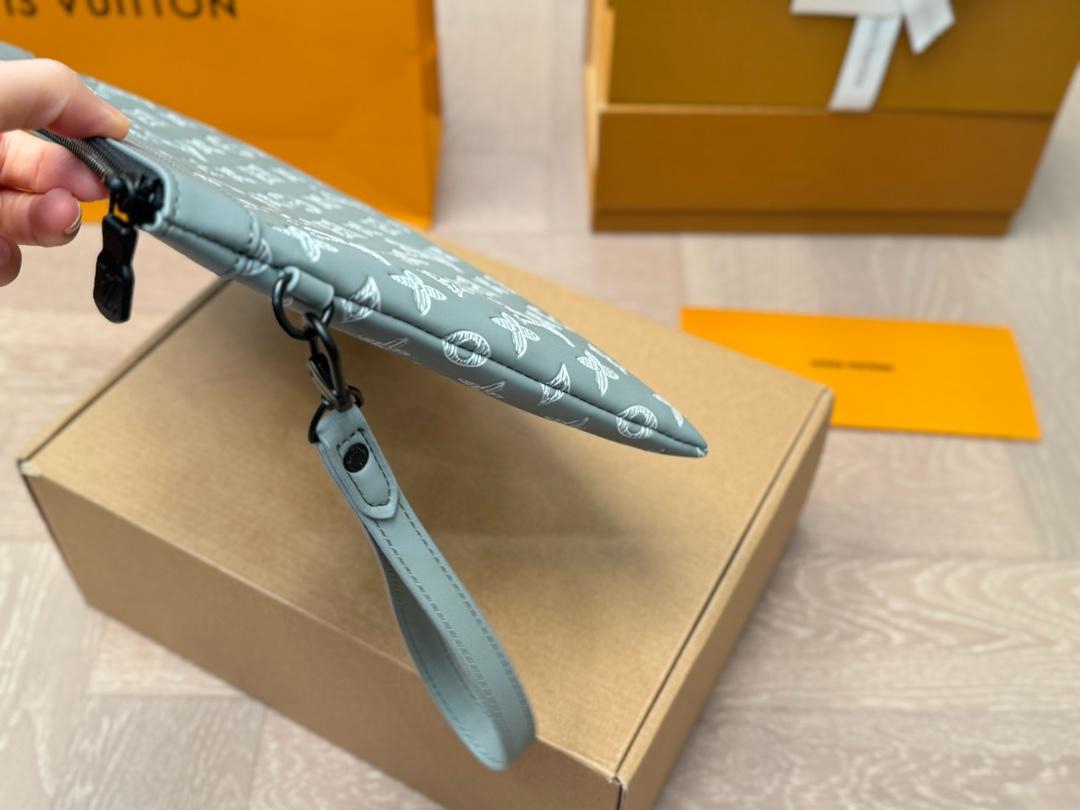 【LOUIS VUITTON  公式 旗艦店】 ルイヴィトン   クラッチバッグ 当日出荷 好評に付き再入荷！30*21CM  241101