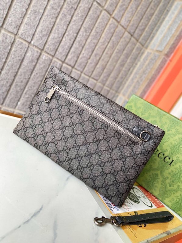 【GUCCI  公式 旗艦店】 グッチ   クラッチバッグ 当日出荷 好評に付き再入荷！28*18*2.5CM  241101