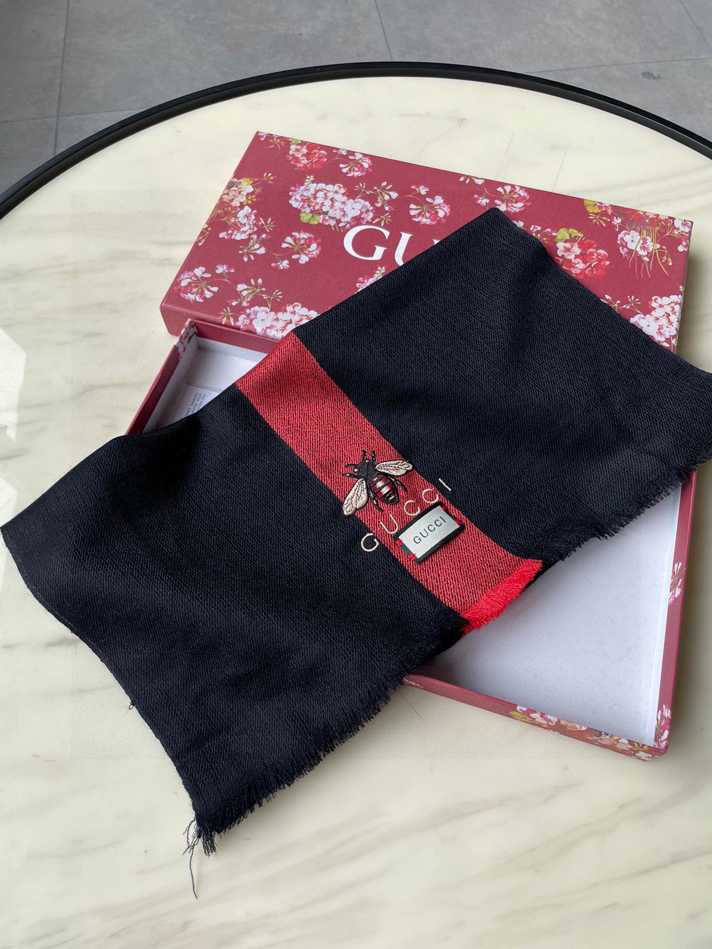 【GUCCI グッチ】スカーフ35*200CM  241108