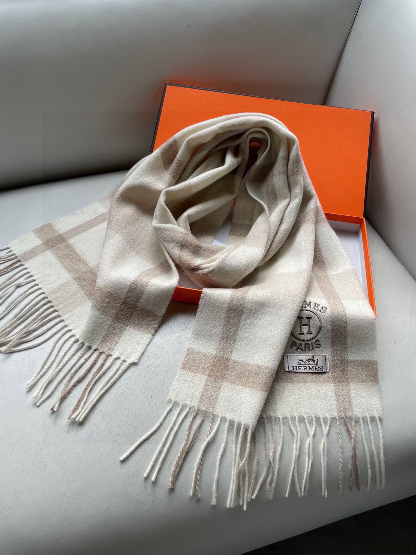 【HERMES エルメス 】スカーフ   30*180CM  241109