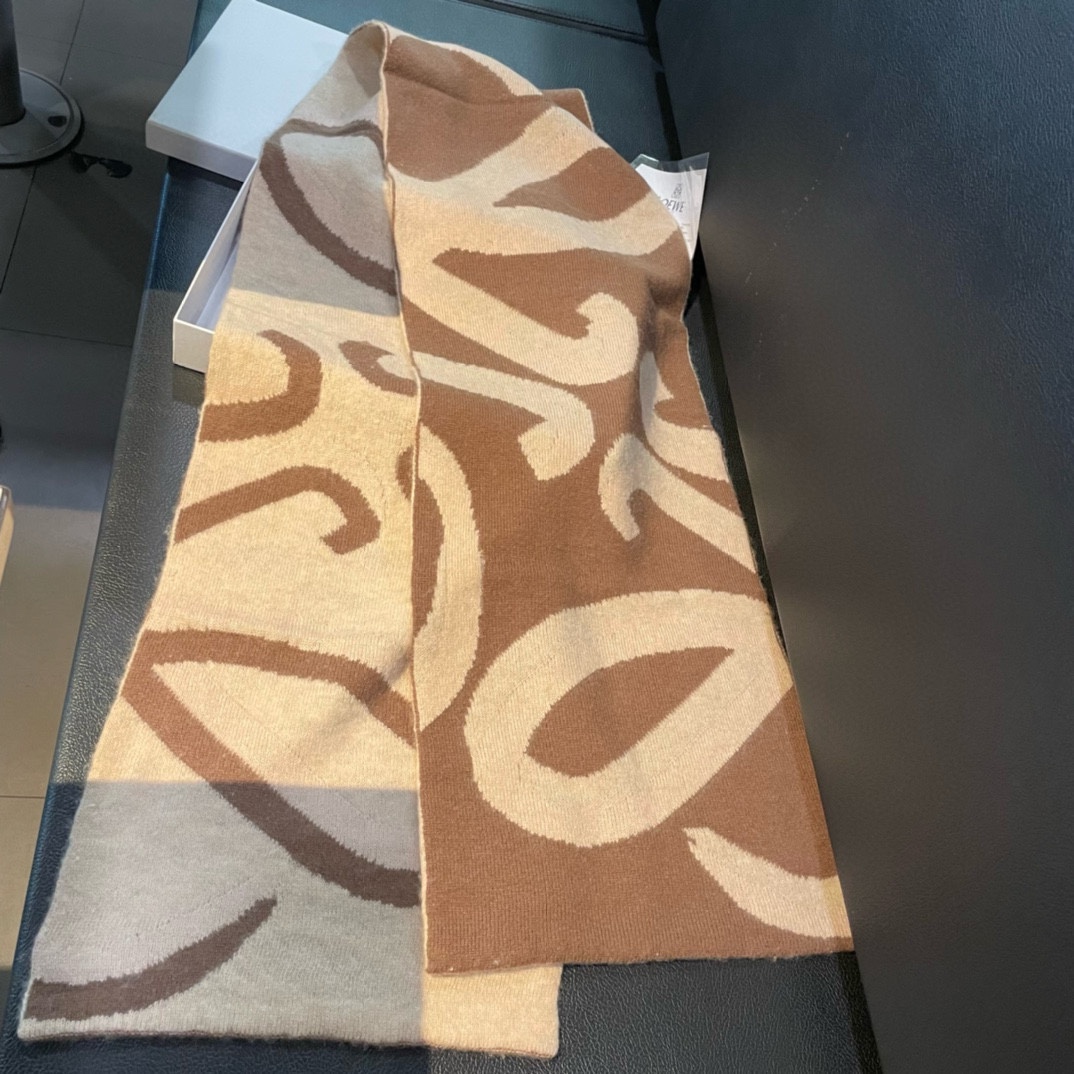 【LOEWE ロエベ】スカーフ 180*30CM   241109