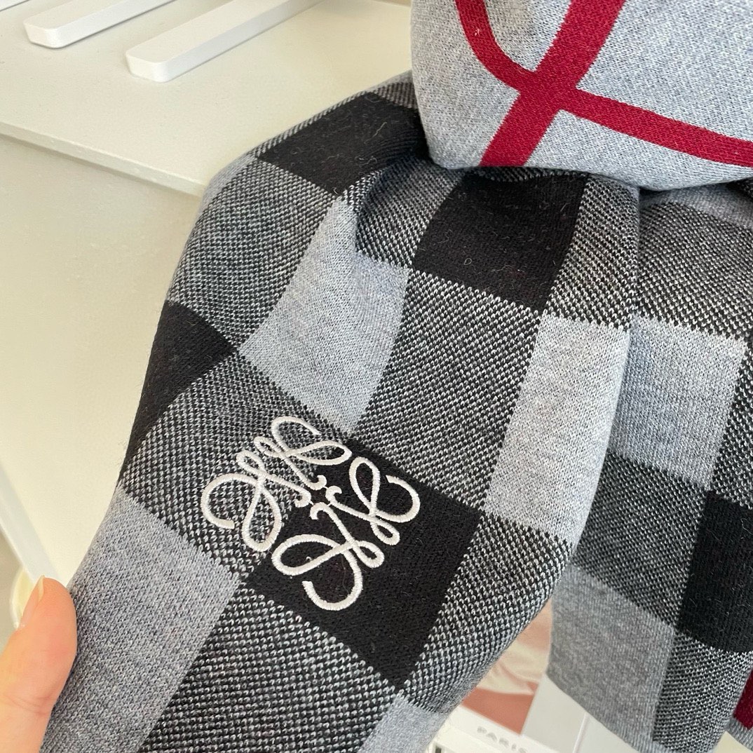 【LOEWE ロエベ】スカーフ32*180CM   241109