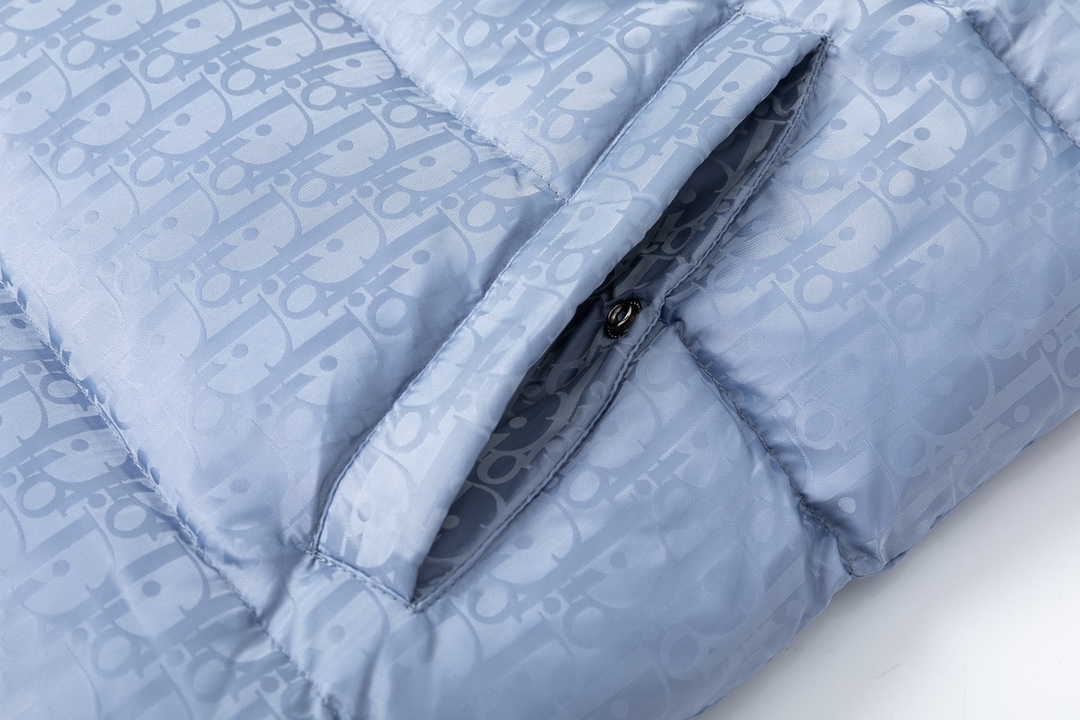 【DIOR  公式旗艦店】ディオール  ダウンジャケット ご好評に付き再入荷！ 241112